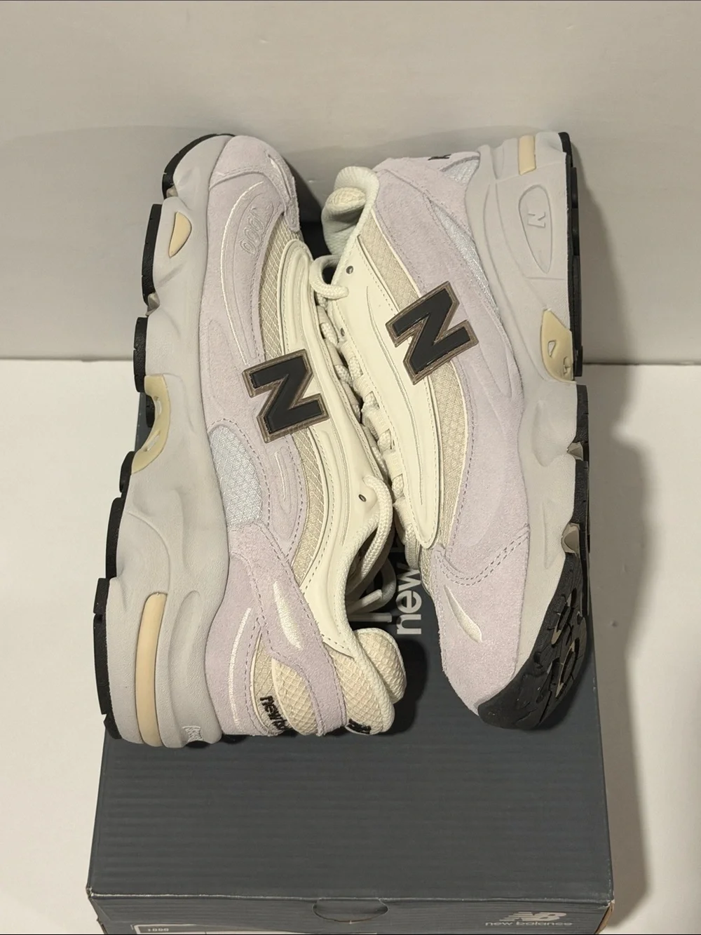 NB1000 ‘Pearl Grey Black’ Sz: 8 (M1000PSB)